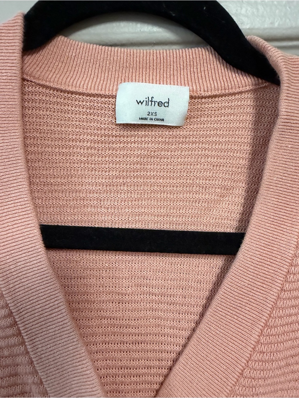 Wilfred Blush Ribbed Cropped V-Neck Cardigan - Picture 3 of 6